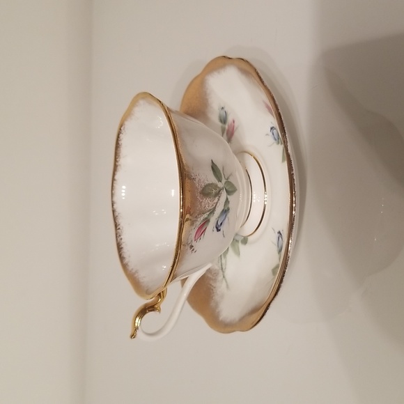 Vintage HTF Royal Albert Bone China Teacup & Saucer #4223 Discontinued - Picture 13 of 17
